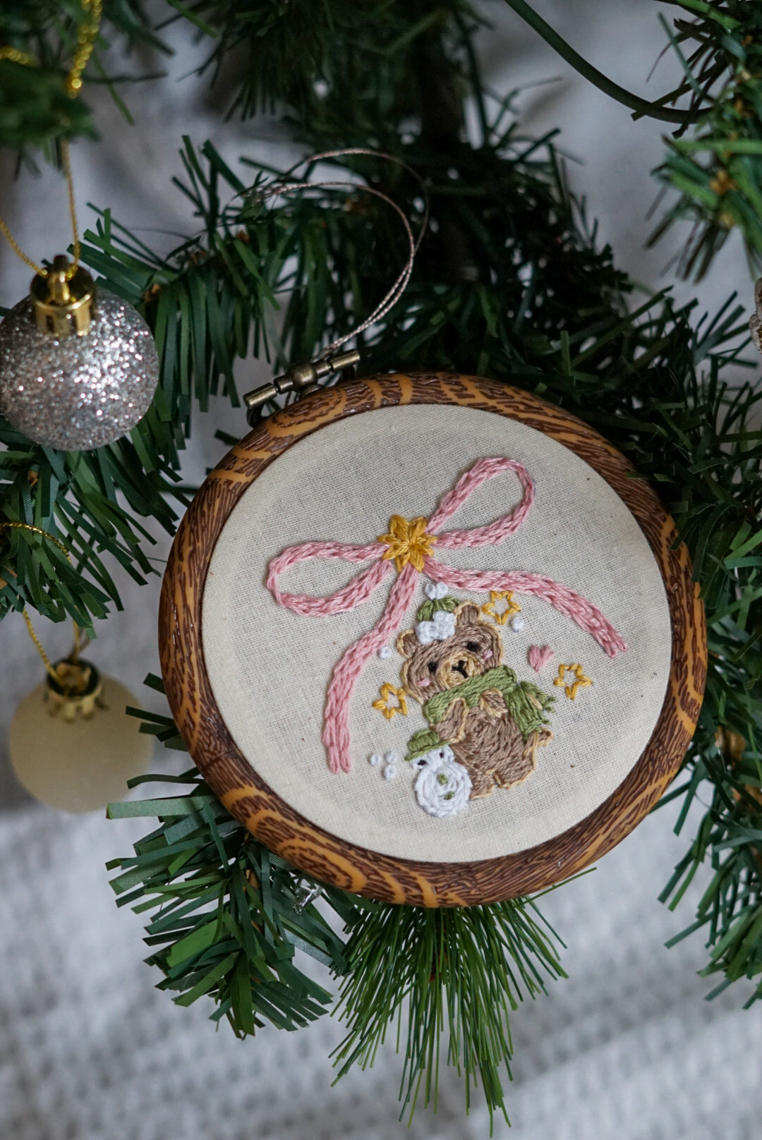 ORNAMENT EMBROIDERY WORKSHOP